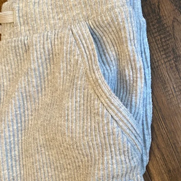 ALO Yoga grey Striped Track Pants - Picture 7 of 7